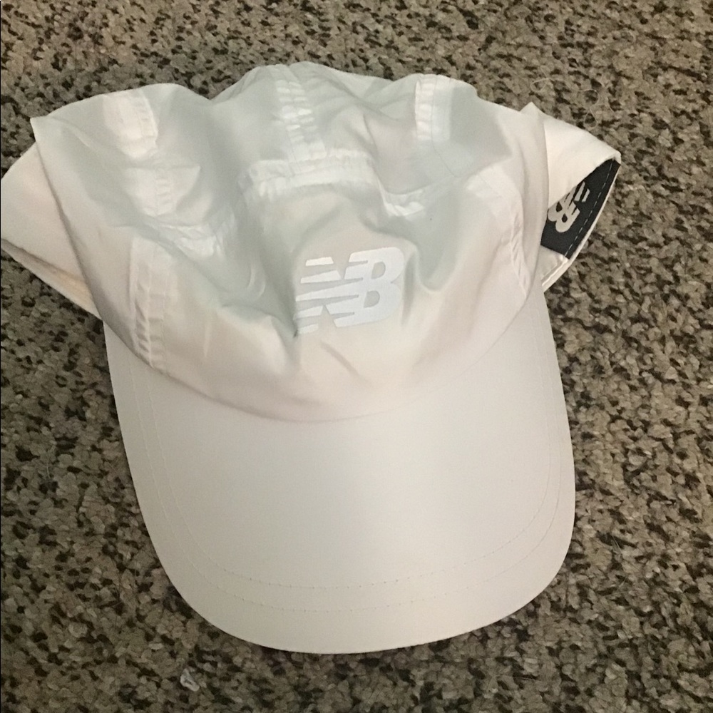 New balance hat